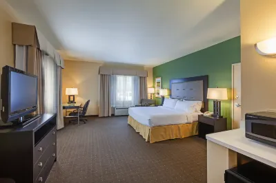 Holiday Inn Express & Suites Eagle Pass