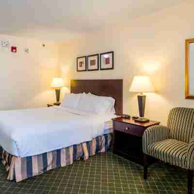 Holiday Inn Conference Ctr Marshfield Rooms