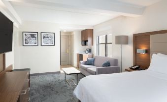 Holiday Inn Express & Suites Boston - Cambridge, an IHG Hotel