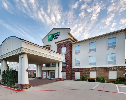 Holiday Inn Express & Suites CLEBURNE by IHG Hotels in Cleburne