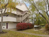 Red Roof Plus+ Philadelphia Airport Hotels in Delaware County
