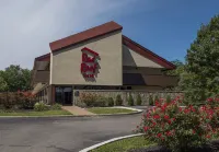 Red Roof Inn Cincinnati East - Beechmont Hotels near Dollar Tree