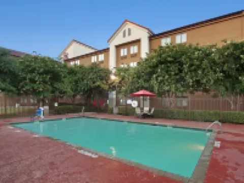 เรดรูฟอินน์พลัส+ ออสตินเซาท์ โรงแรมในออสติน