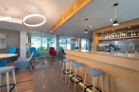 Holiday Inn Express LISBON AIRPORT by IHG - Quầy bar