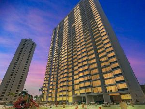 Gorgeous High Rise Waikiki Condo with Ocean and Diamond Head Views by Koko Resort Vacation Rentals