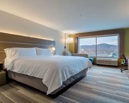 ホリデイ イン エクスプレス & スイーツ マリオン by IHG マクドウェルのホテル