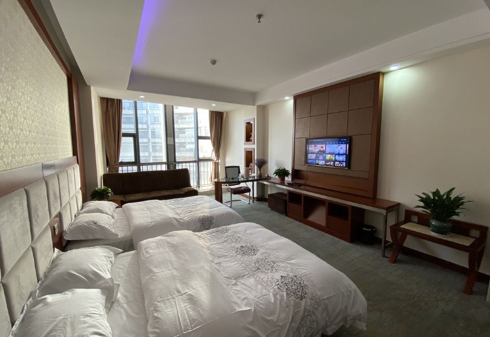 The Tribune Hotel Over view