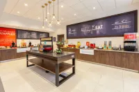Hampton Inn and Suites by Hilton Bloomfield Hills Detroit فنادق في West Bloomfield Township