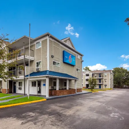 Studio 6 Extended Stay - Jacksonville, FL - South