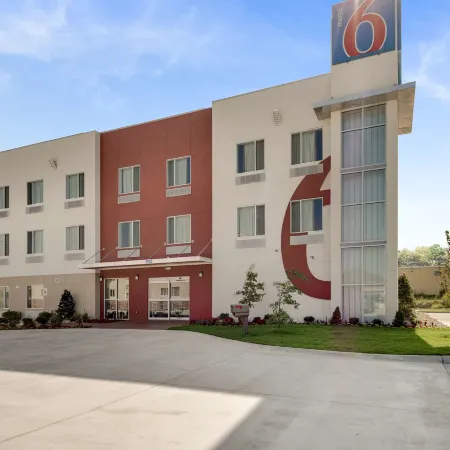 Motel 6 Tulsa, OK