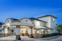 Days Inn by Wyndham Arlington Hotels in Mansfield
