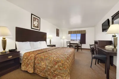 Howard Johnson by Wyndham Lubbock TX