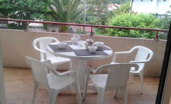 Apartment 45 M2, 25 M from the Beach with Wifi and Parking