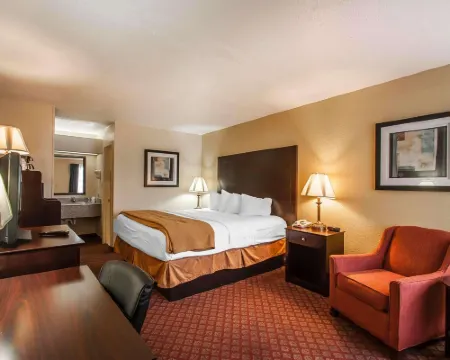 Quality Inn & Suites Hotels in Covington