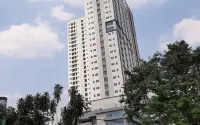 Minimalist and Posh Studio Parkland Avenue Apartment by Travelio Hotels in Serpong