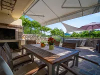 Dedina srića Hotels in Bribir