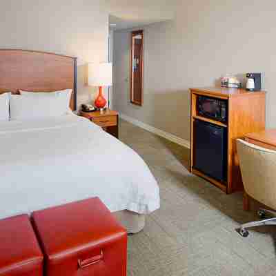 Hampton Inn & Suites Lancaster Rooms