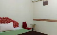 Hotel Simpang Empat Hotel dekat Kelenteng Kelapa Kampit