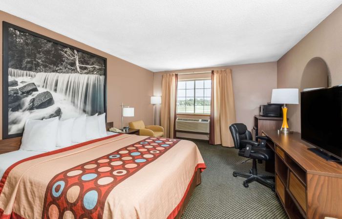 Super 8 by Wyndham Winfield/Quail Ridge Area