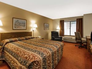 Super 8 by Wyndham Watertown WI