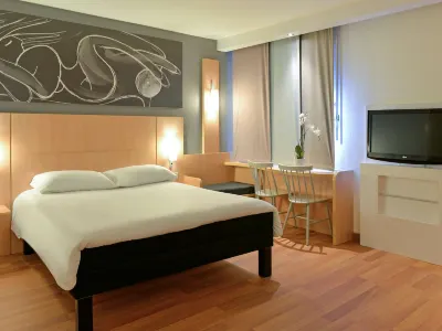 Ibis Mâcon Sud Crêches Các khách sạn ở Julienas