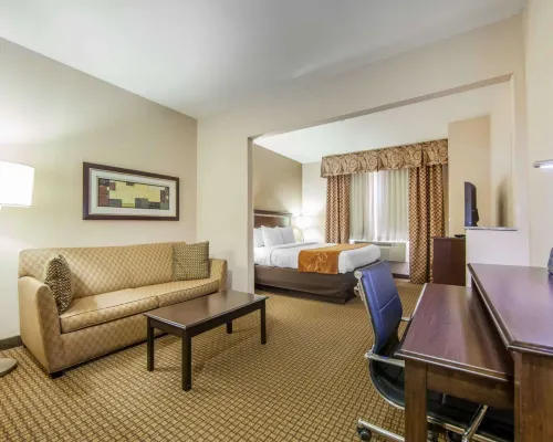 Comfort Suites - Pool