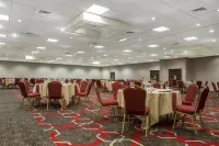 Quality Inn Lexington -Horse Park - جاكوزي