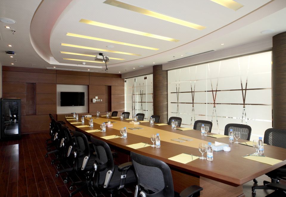 Golden Tulip Buraidah Al Qassim HotelOver view