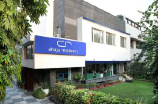 Ahuja Residency Sunder Nagar Hotel dekat National Zoological Park