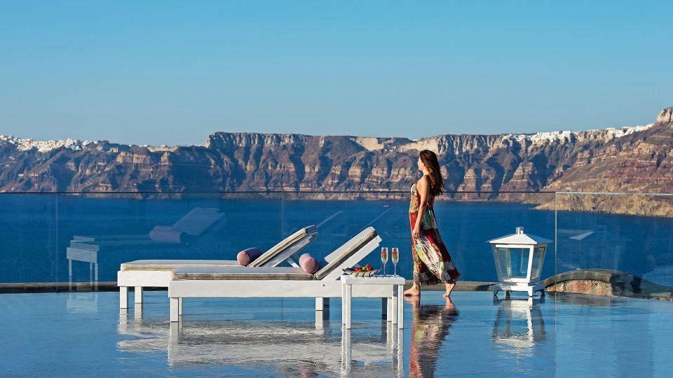 Acroterra Rosa Luxury Suites & Spa