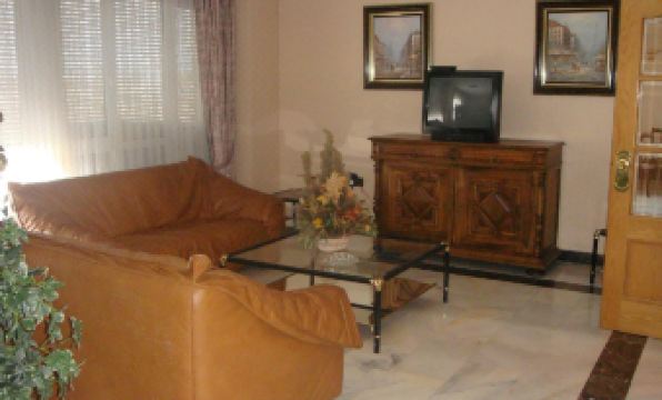 Hostal Serpol - Housity