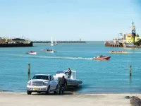 比茲住宿斯赫弗寧恩港公寓飯店