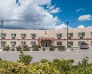 Econo Lodge Inn & Suites Hotels in La Cienega