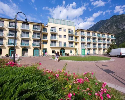 Budget Village Apartments - Porto Letizia Hotels in Porlezza