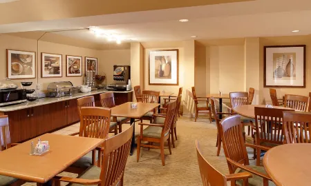 The Hotel Salem Отели в г. Монмут