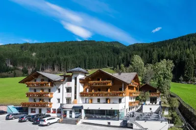 Hotel Feldrand Hotels in Sarntal
