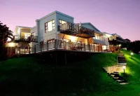 Fairlight Beach House Hotels in Umdloti