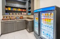 La Quinta Inn & Suites by Wyndham Muskogee - breakfast