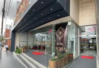 HOTEL LA PEONIA Các khách sạn gần Club de Golf
