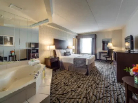 Monte Carlo Inn Oakville Suites Hotels in Oakville