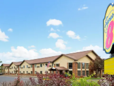 Super 8 by Wyndham Longmont/Twin Peaks Hotels in Longmont