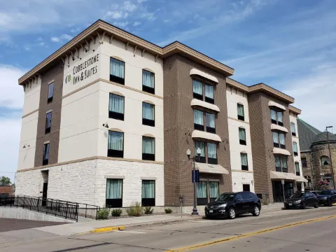 鵝卵石套房酒店-梅諾米尼