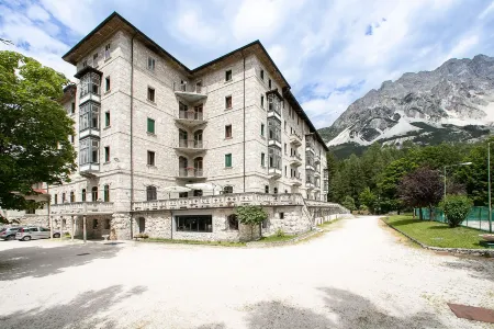 TH Borca di Cadore - Park Hotel des Dolomites Отели в г. Борка-ди-Кадоре