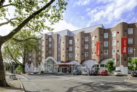 ibis Heidelberg Hauptbahnhof Отели рядом с достопримечательностью «Библиотека Гейдельбергского университета»