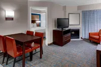 Residence Inn Cleveland Beachwood فنادق في Warrensville Heights