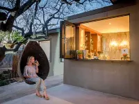 Safari Moon Luxury Bush Lodge - 5-Star