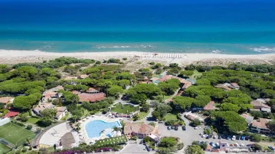 Futura Club Colostrai Hotel dekat Torre Dei Dieci Cavalli