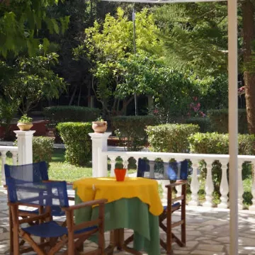 Brati - Arcoudi Hotel