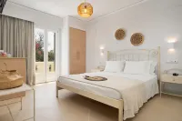 Finikas Hotel فنادق في Skhoinoussa