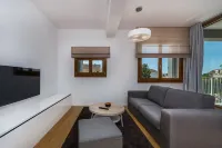 Maj Premium Residence